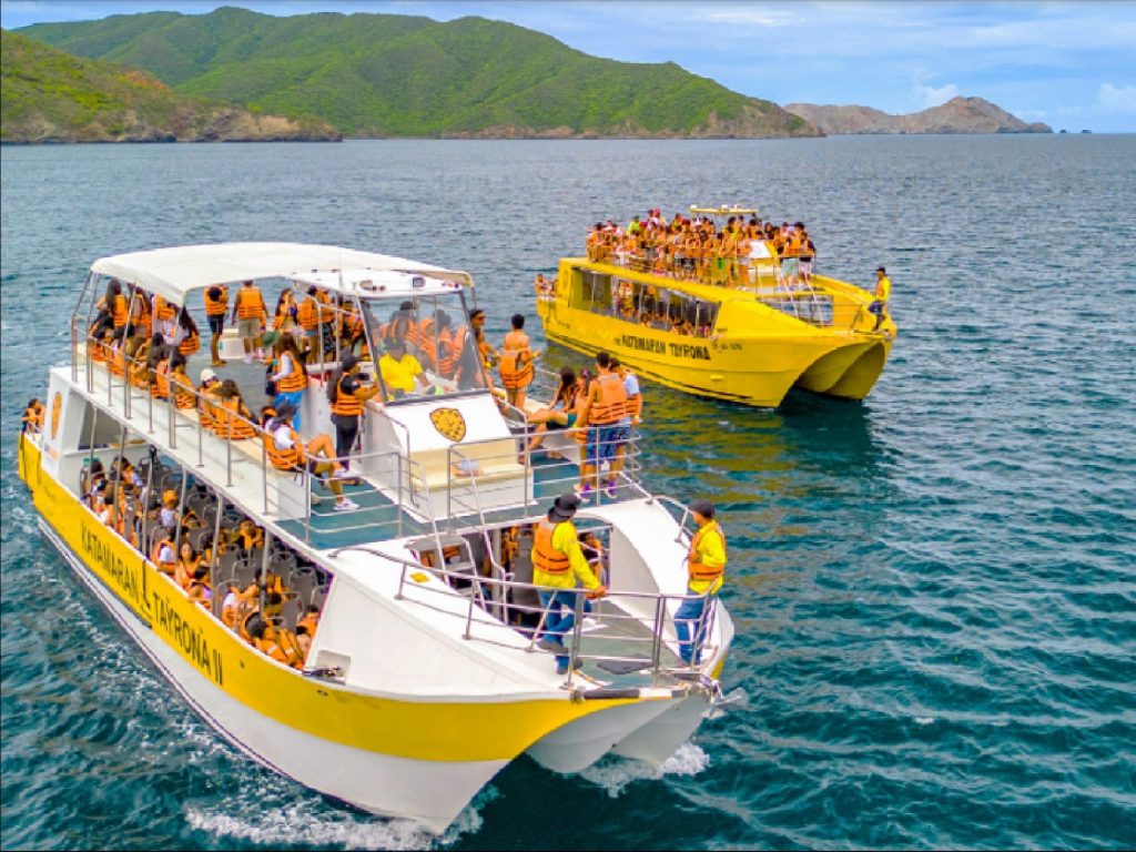 pasadia en katamaran tayrona
