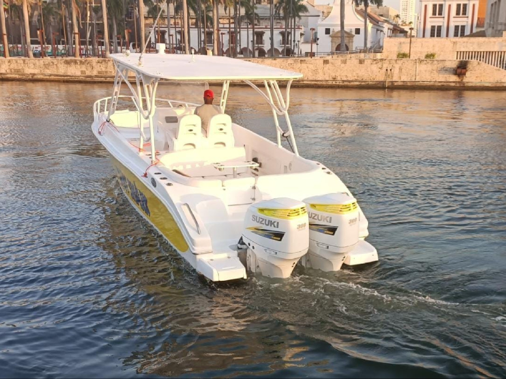 alquiler lancha para 18 persona en Cartagena