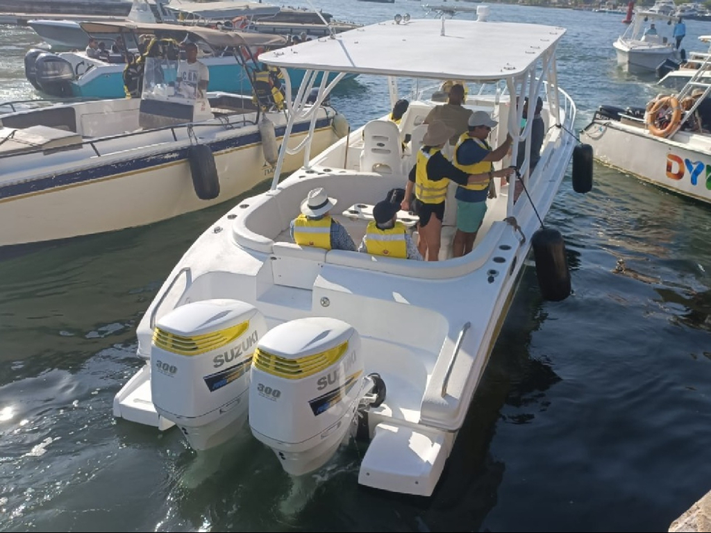 alquiler lancha para 18 persona en Cartagena