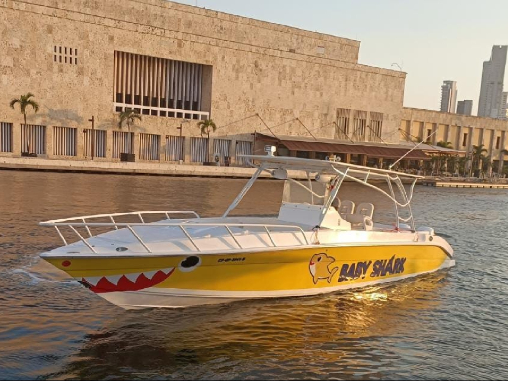 alquiler lancha para 18 persona en Cartagena