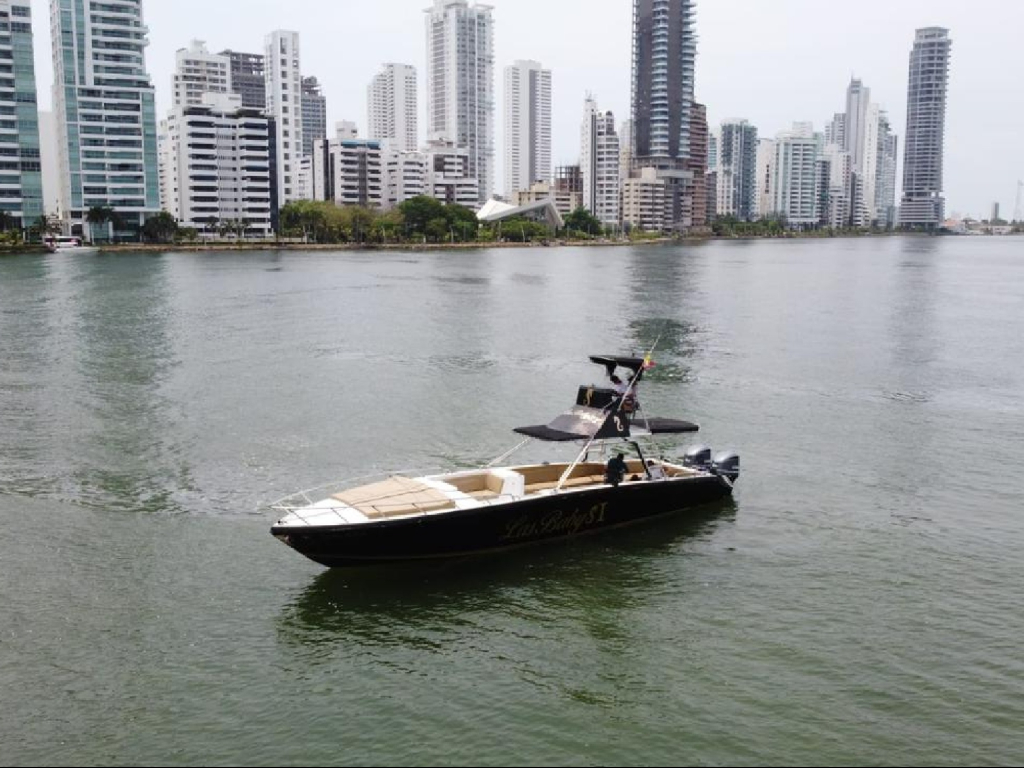 alquiler lancha para 30 personas en Cartagena