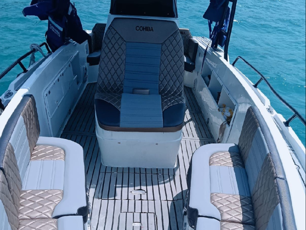 alquiler lancha para 12 personas en cartagena