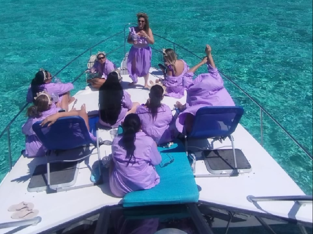 alquiler yate para 25 personas en San Andres