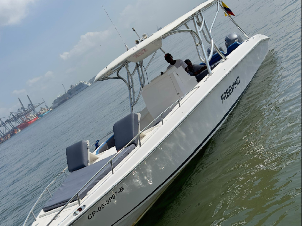 alquiler lancha para 10 personas en cartagena