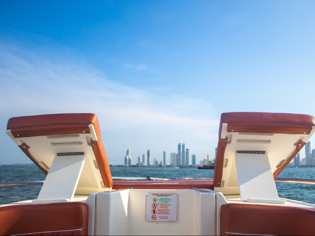 alquiler lancha para 15 personas en Cartagena