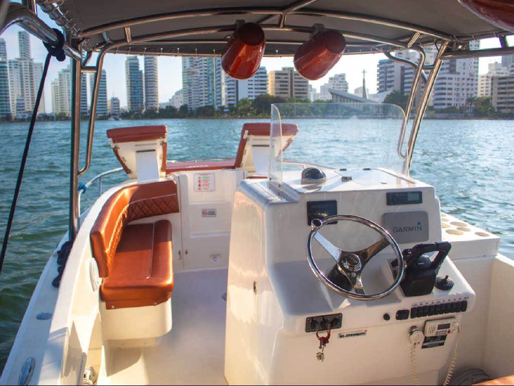 alquiler lancha para 15 personas en Cartagena