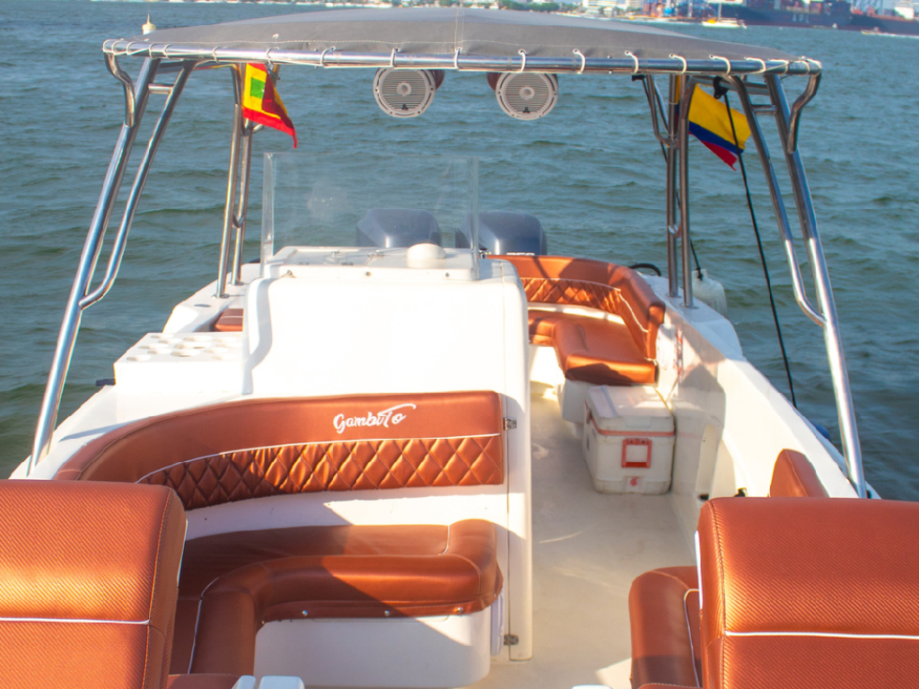 alquiler lancha para 15 personas en Cartagena