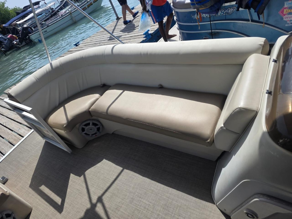 alquiler ponton para 10 personas en San Andres