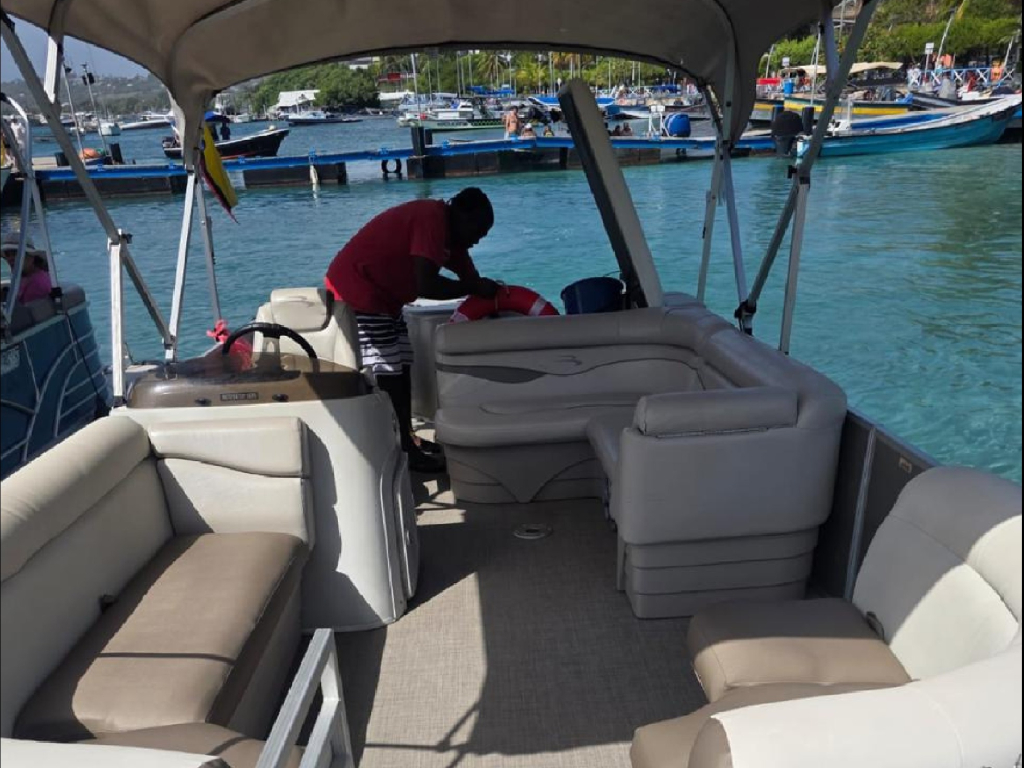 alquiler ponton para 10 personas en San Andres