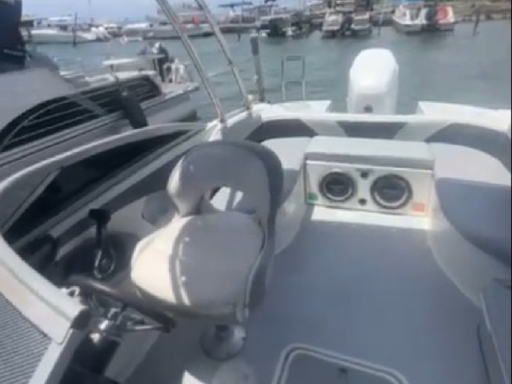 alquiler lancha para 10 personas en San Andres