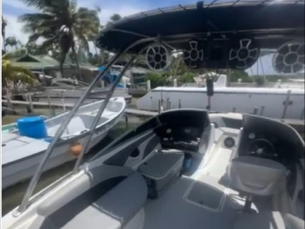 alquiler lancha para 10 personas en San Andres