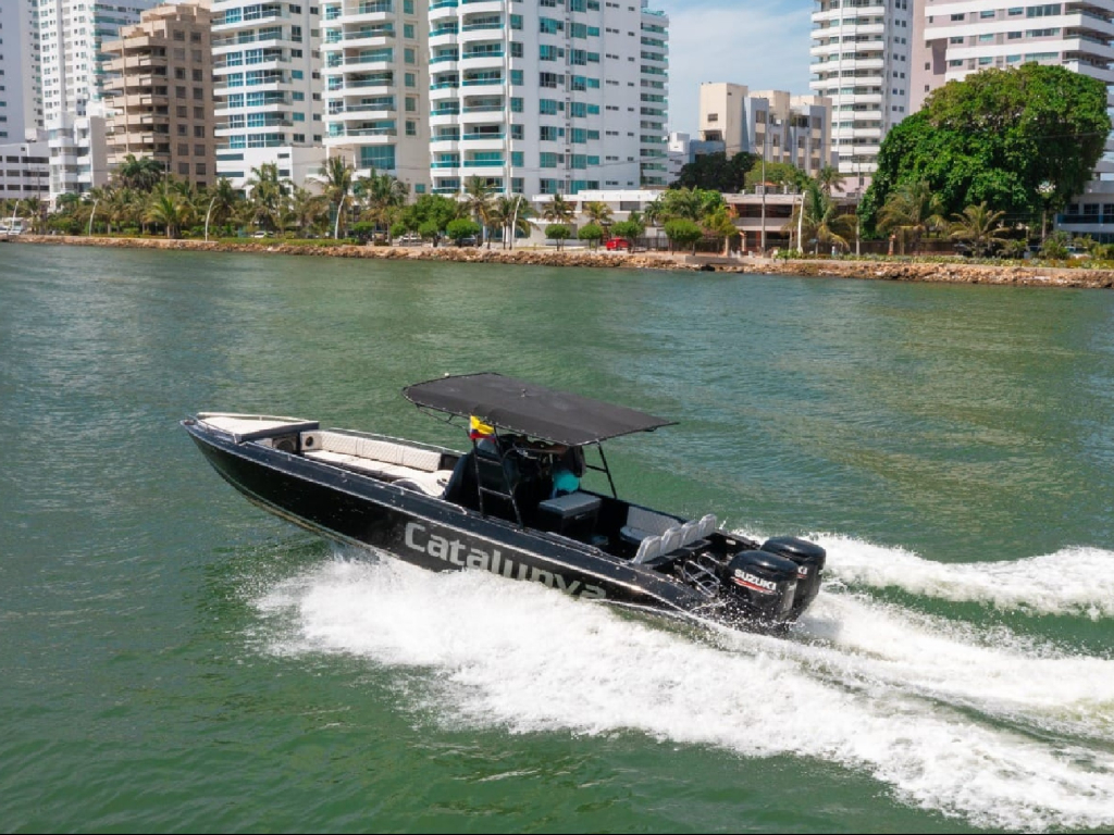 alquiler lancha para 14 personas en Cartagena