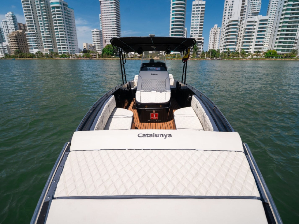 alquiler lancha para 14 personas en Cartagena