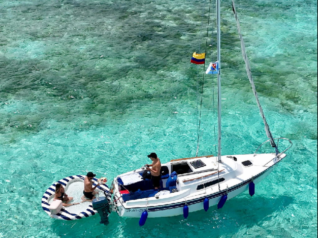 alquiler velero en san andres para 2 a 4 personas