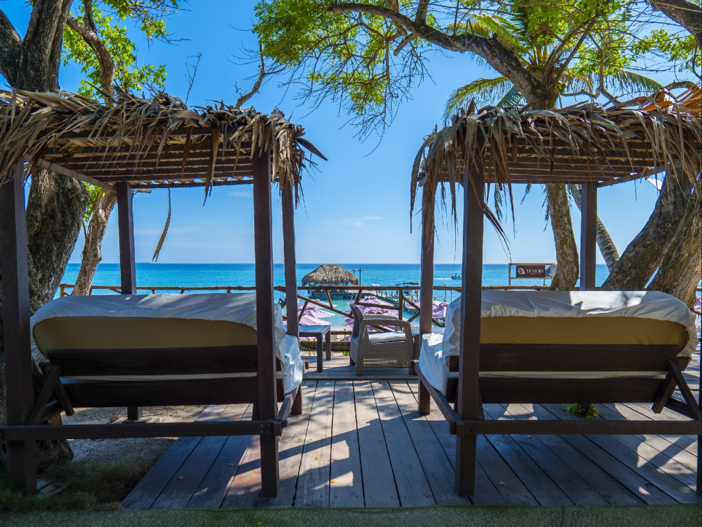 islas del rosario beach club luxury open bar