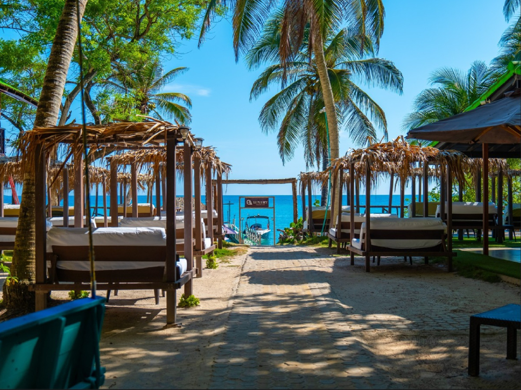 islas del rosario beach club luxury open bar