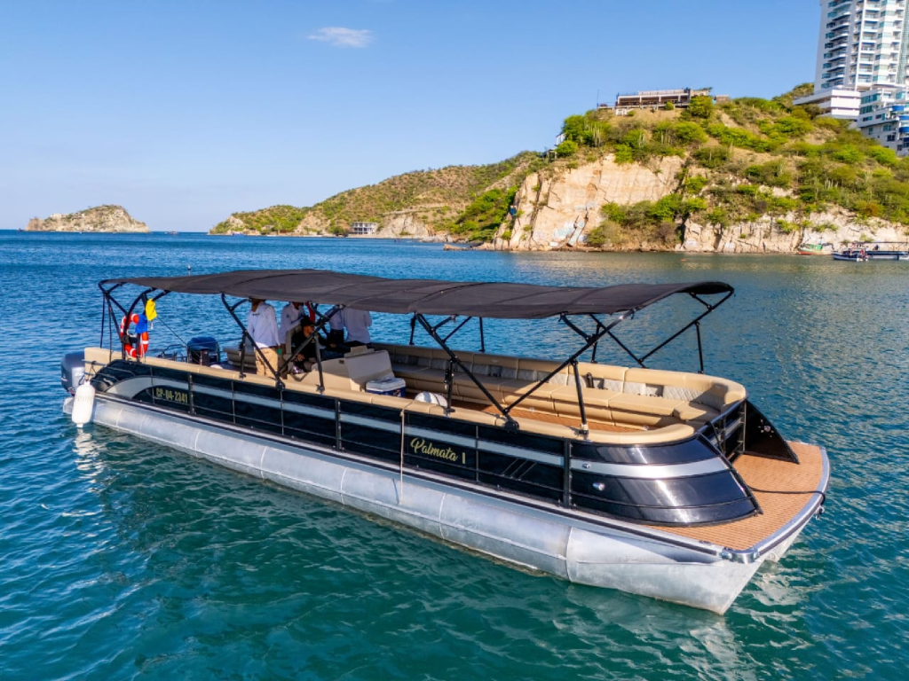 Alquiler  ponton para 46 personas en santa marta