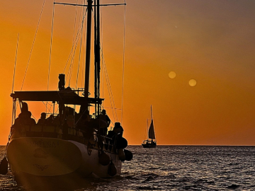 Sunset en velero Tortuga