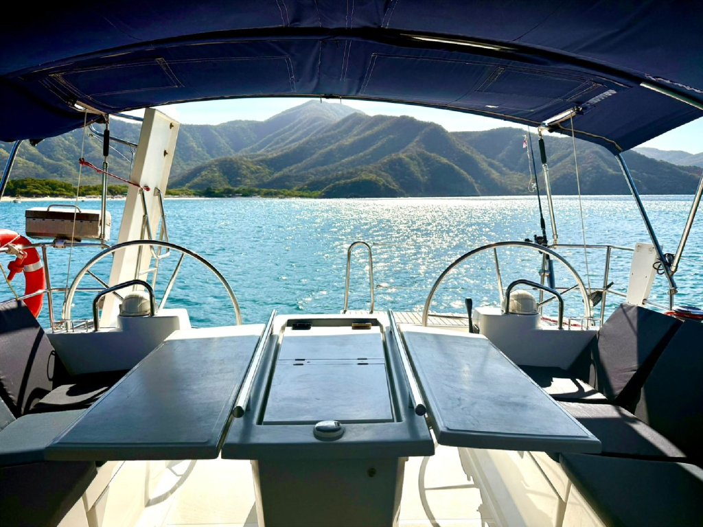 Alquiler de velero para 12 personas en Santa Marta