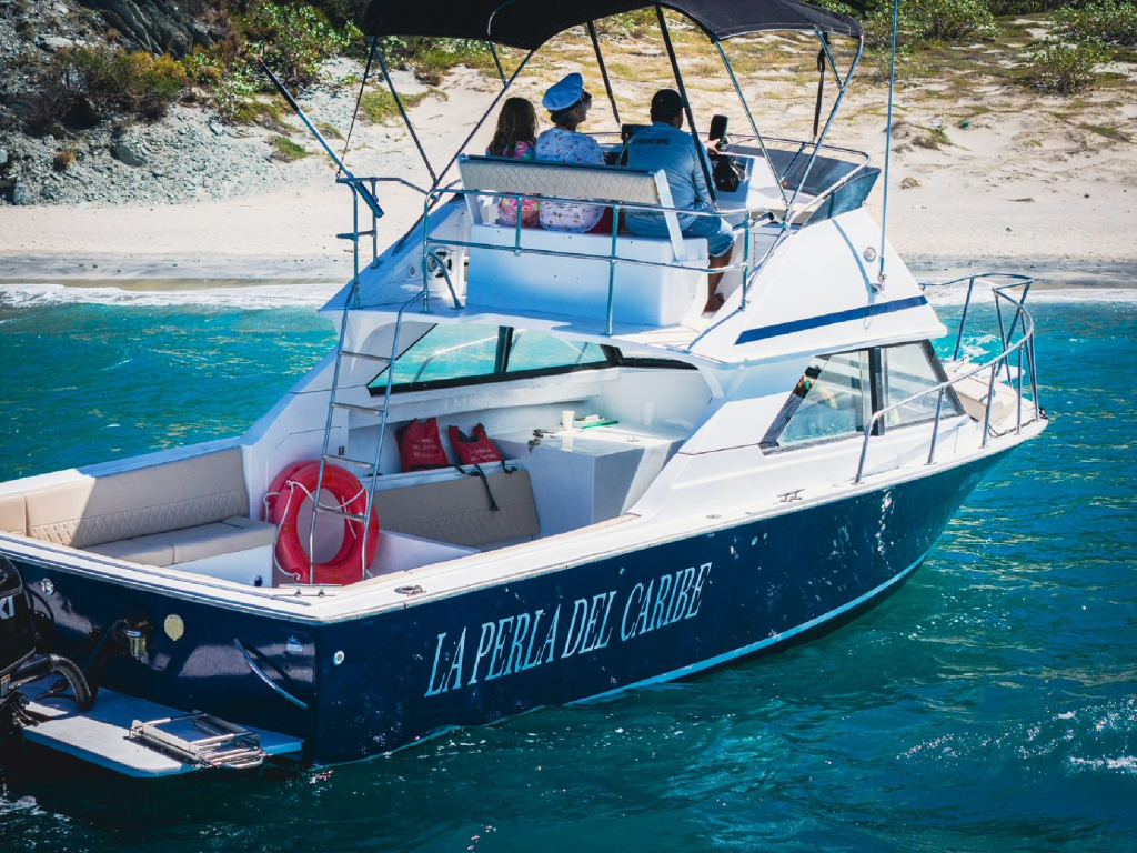alquiler yate para 18 personas en santa marta